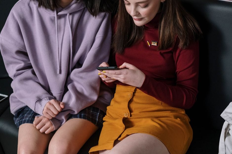El móvil en la adolescencia: normas que funcionan de verdad