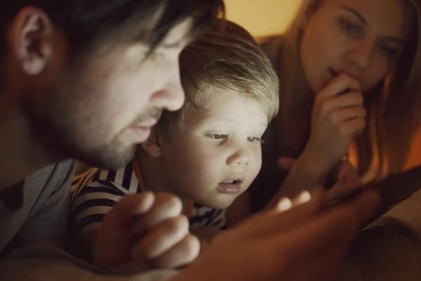 Pantallas y niños: cómo poner límites sin discutir cada noche